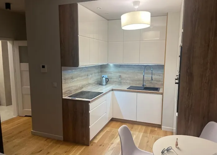 Tasmowa * Βαρσοβία